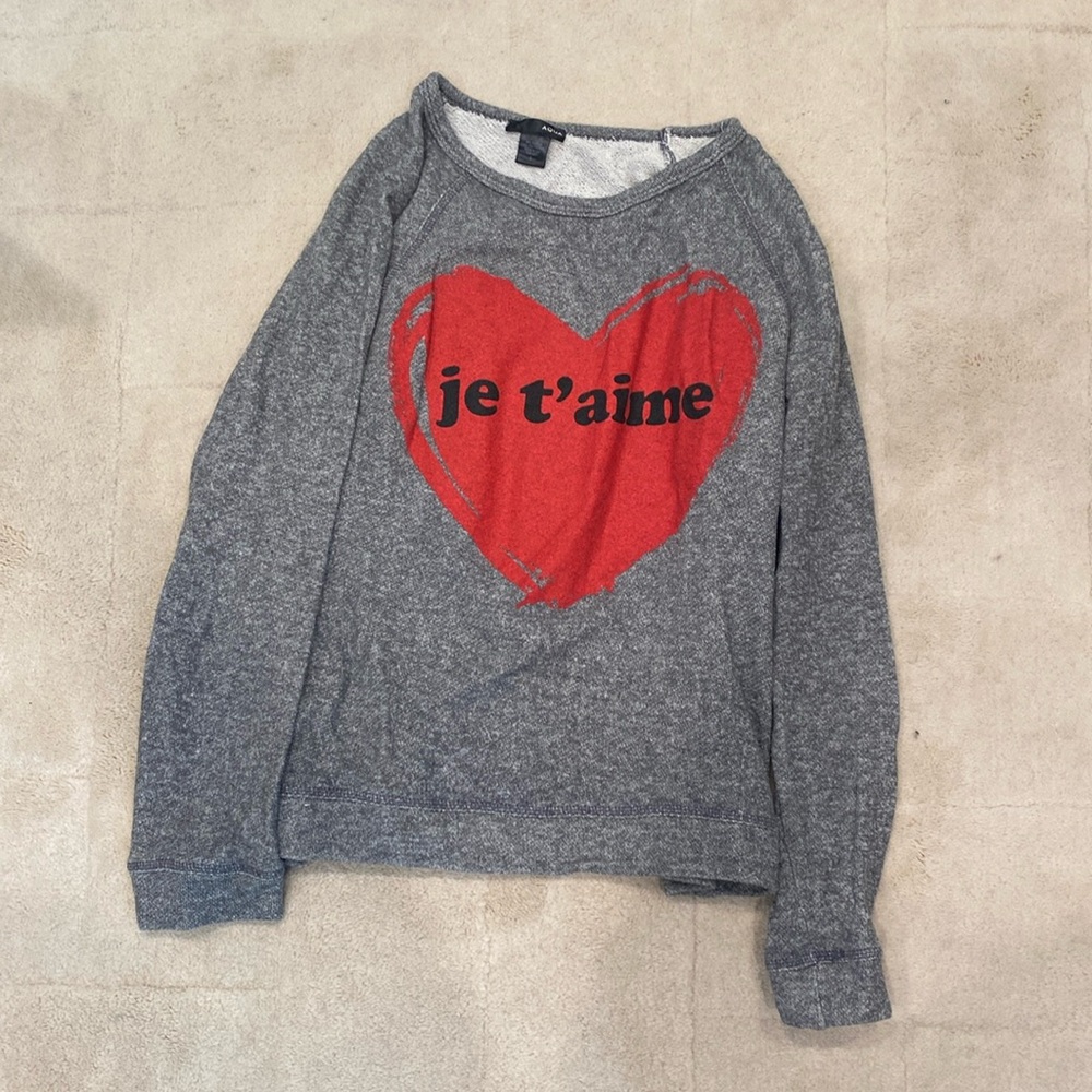 Lightweight graphic women’s sweatshirt